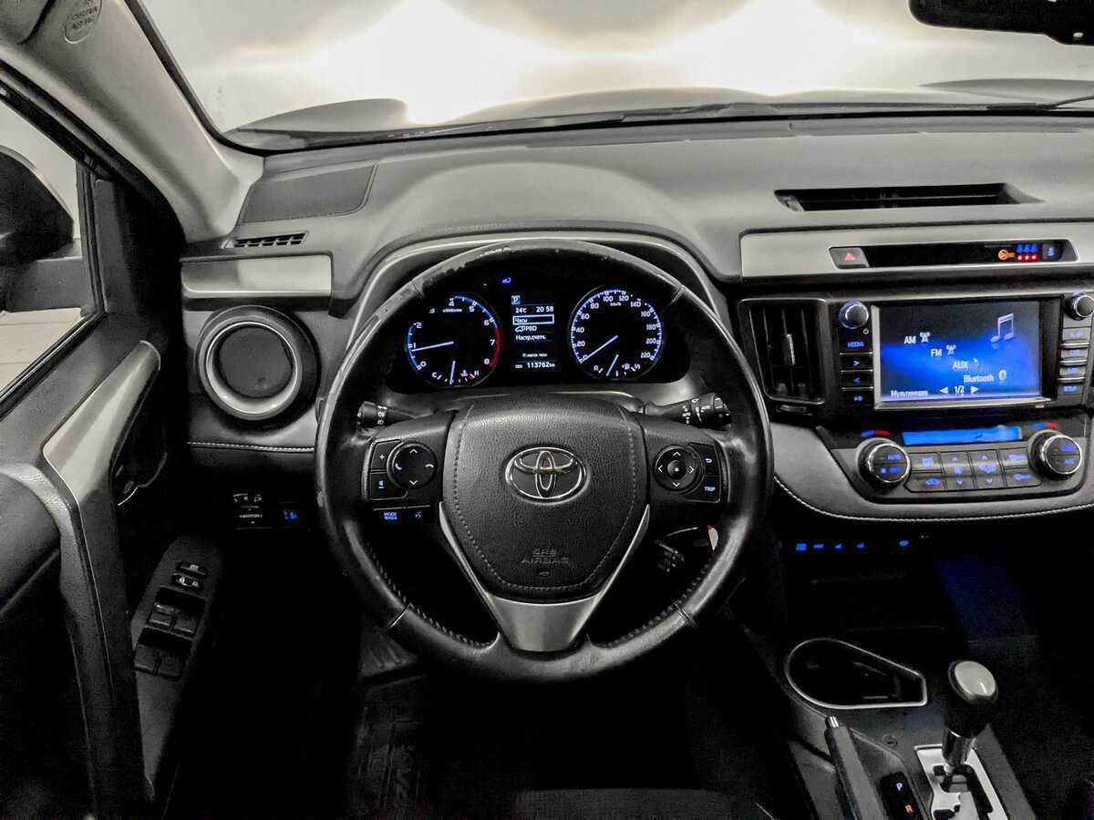 Toyota RAV4 с пробегом — 2017 год. Фото: #19