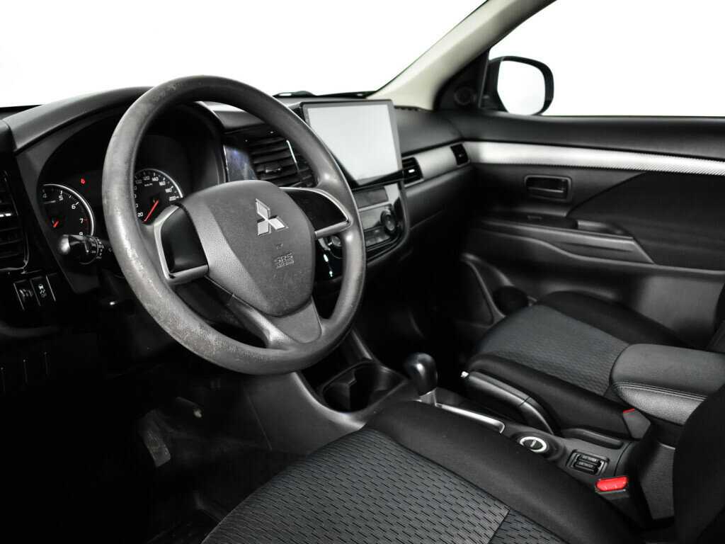 Mitsubishi Outlander с пробегом — 2014 год. Фото: #12