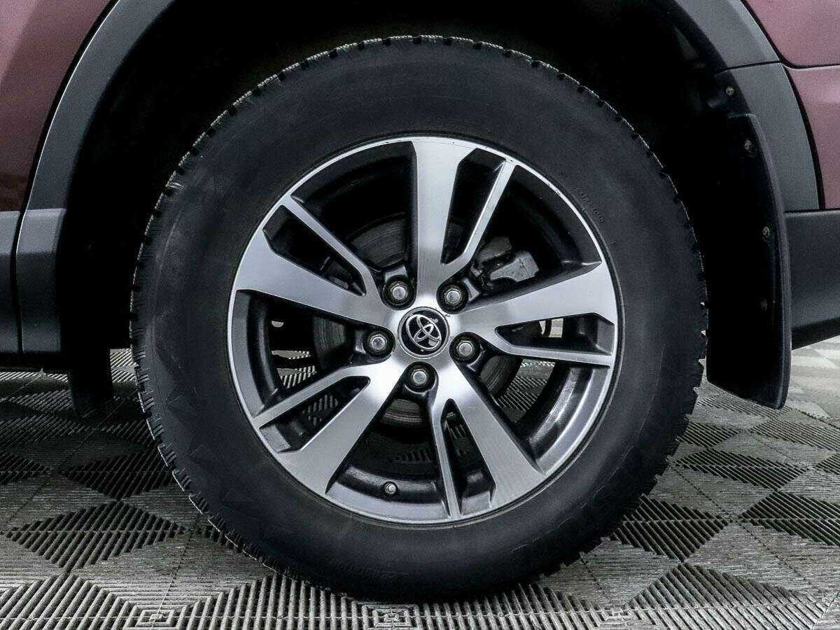 Toyota RAV4 с пробегом — 2016 год. Фото: #13