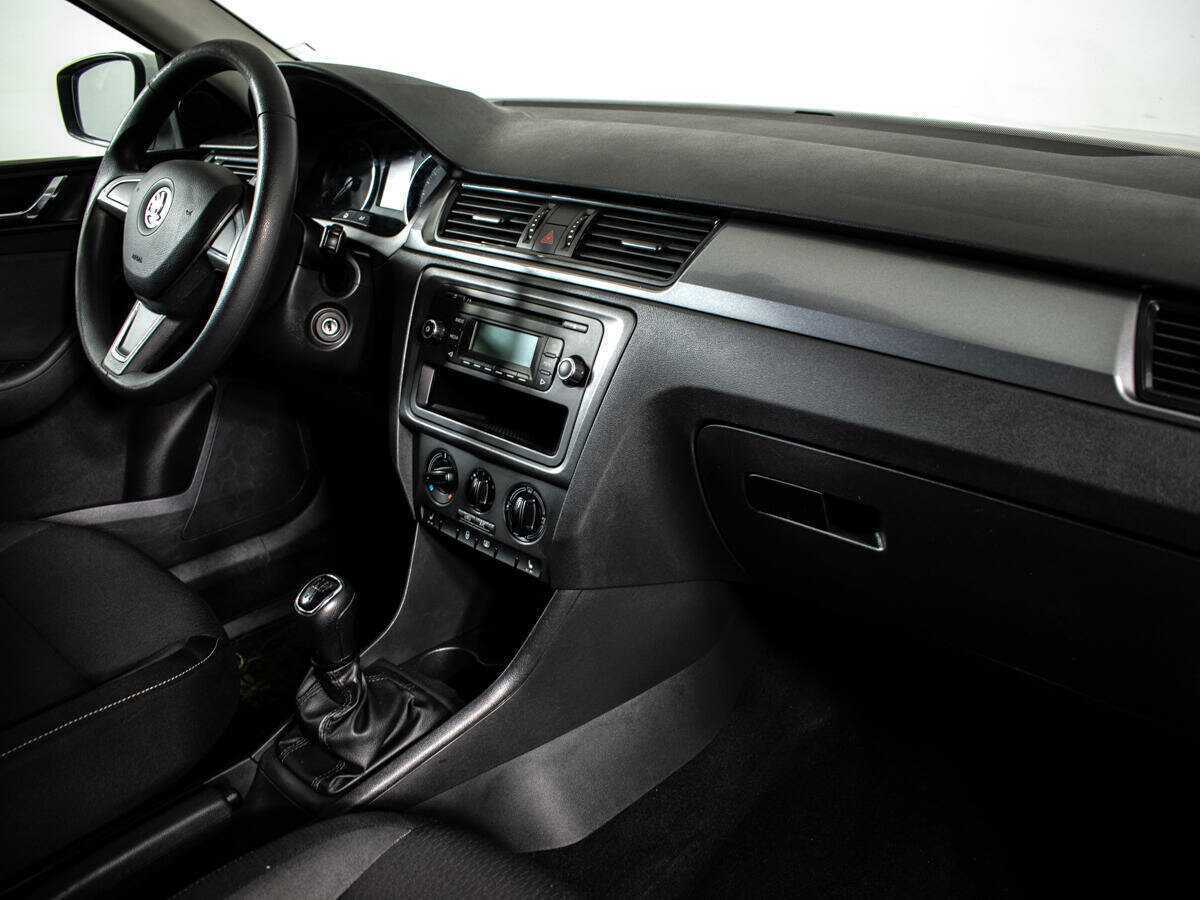 Skoda Rapid с пробегом — 2014 год. Фото: #7