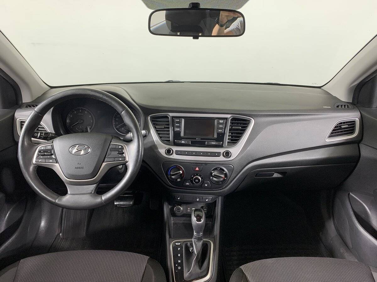 Hyundai Solaris с пробегом — 2017 год. Фото: #11