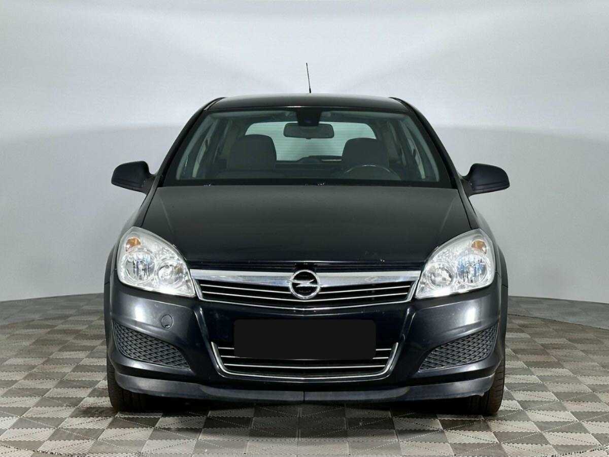 Opel Astra с пробегом — 2014 год. Фото: #2