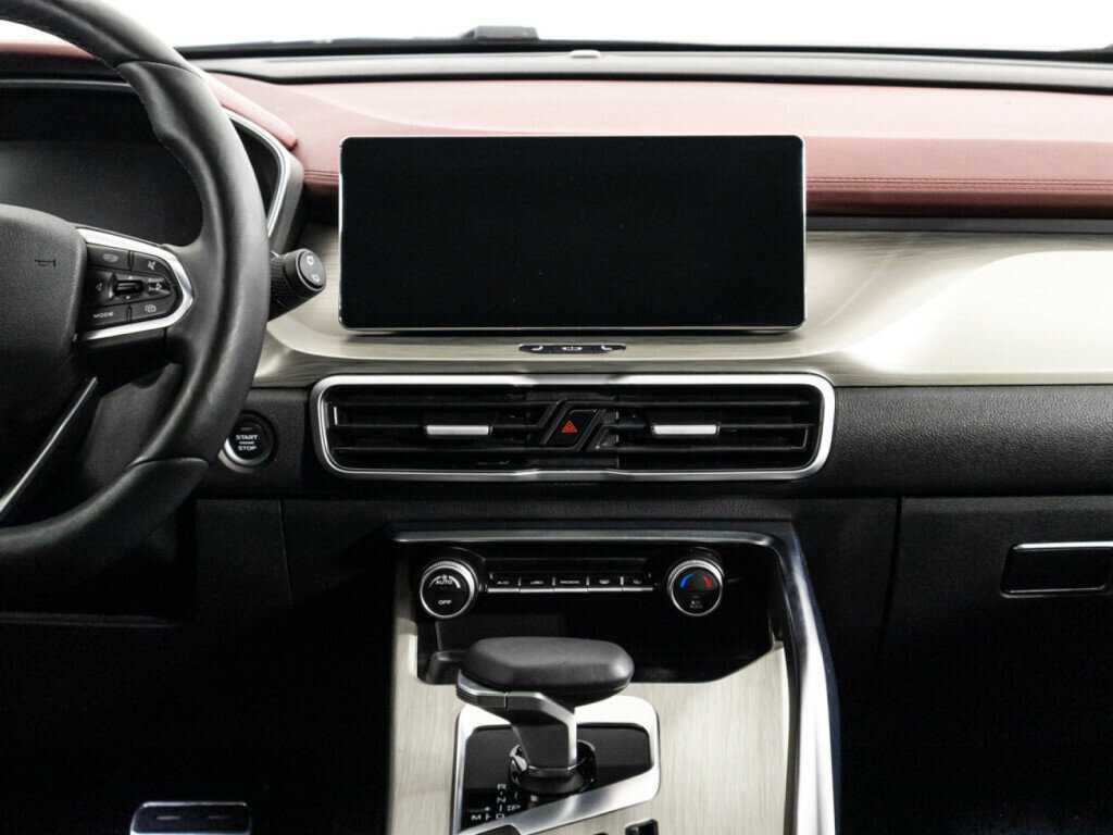 Geely Coolray с пробегом — 2023 год. Фото: #13