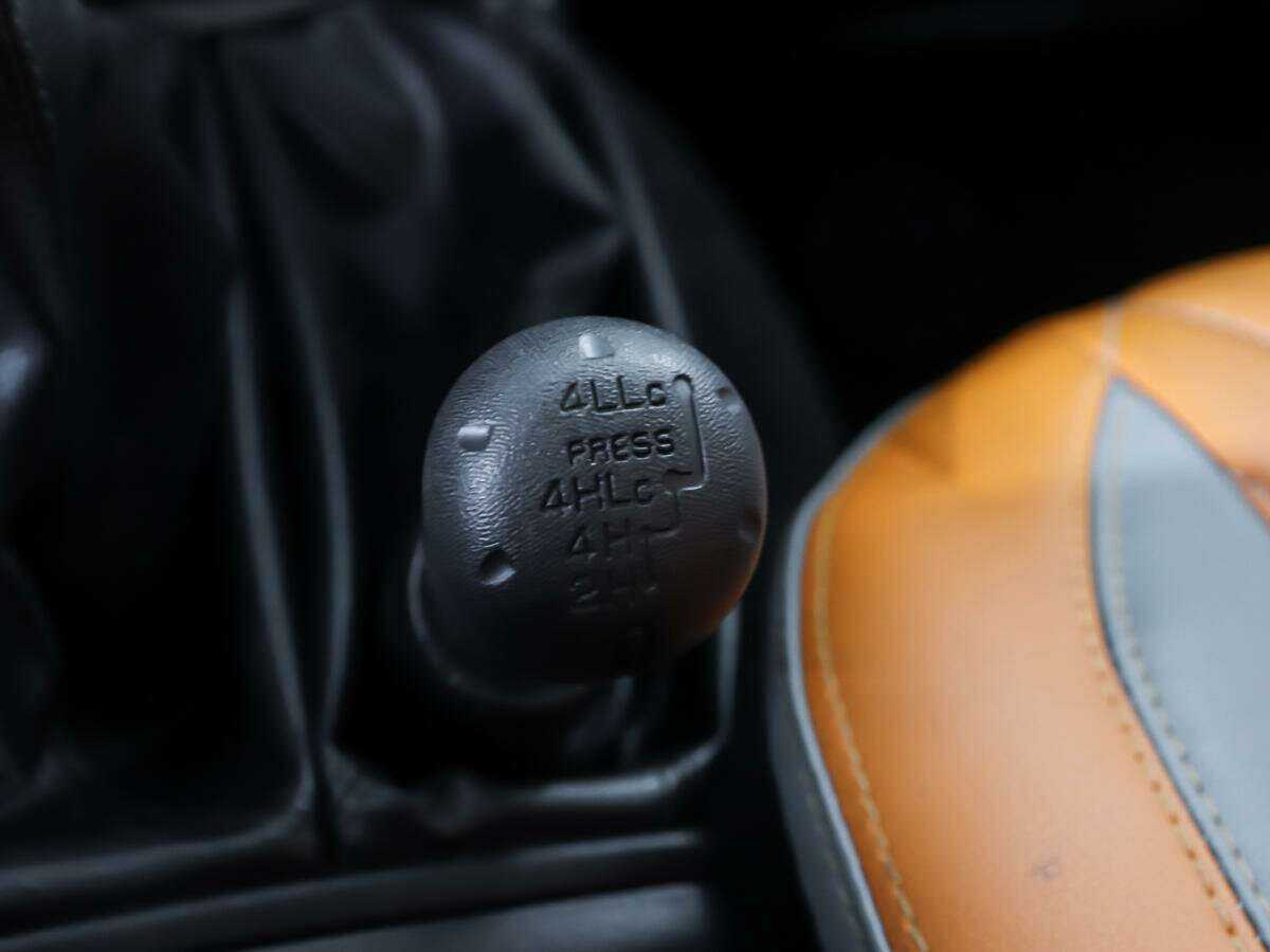 Mitsubishi Pajero Sport с пробегом — 2014 год. Фото: #21