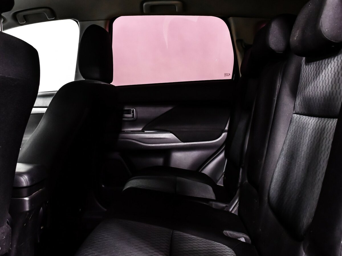 Mitsubishi Outlander с пробегом — 2014 год. Фото: #9
