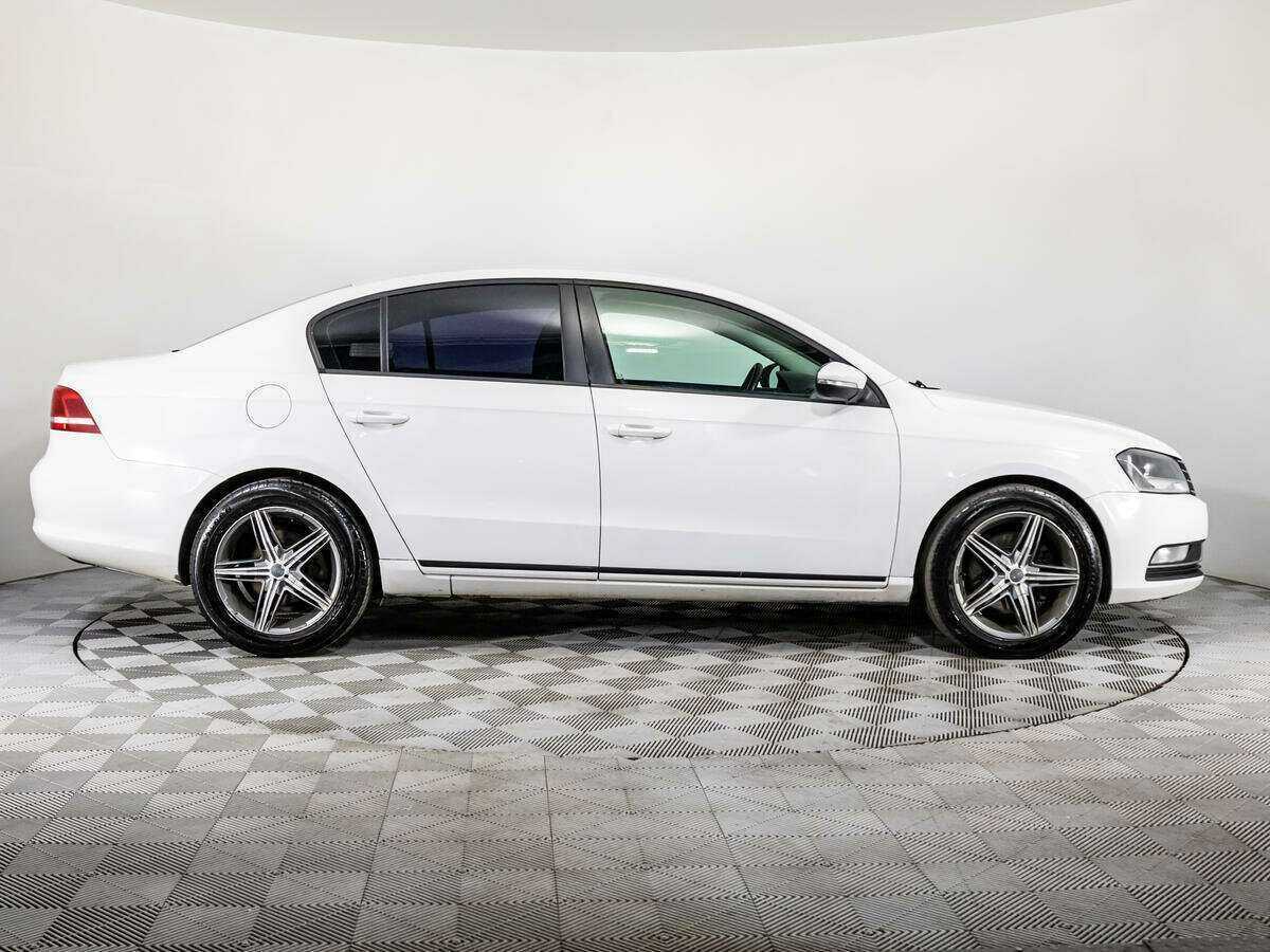 Volkswagen Passat с пробегом — 2012 год. Фото: #3