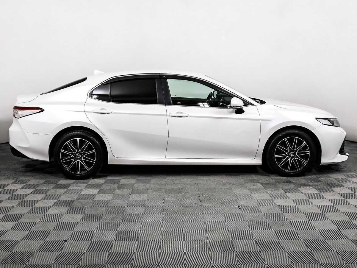 Toyota Camry с пробегом — 2018 год. Фото: #3
