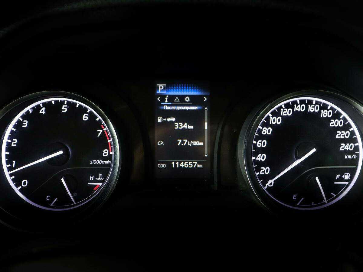 Toyota Camry с пробегом — 2021 год. Фото: #10