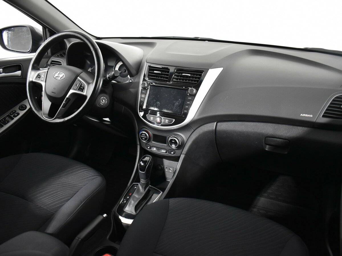 Hyundai Solaris с пробегом — 2016 год. Фото: #9