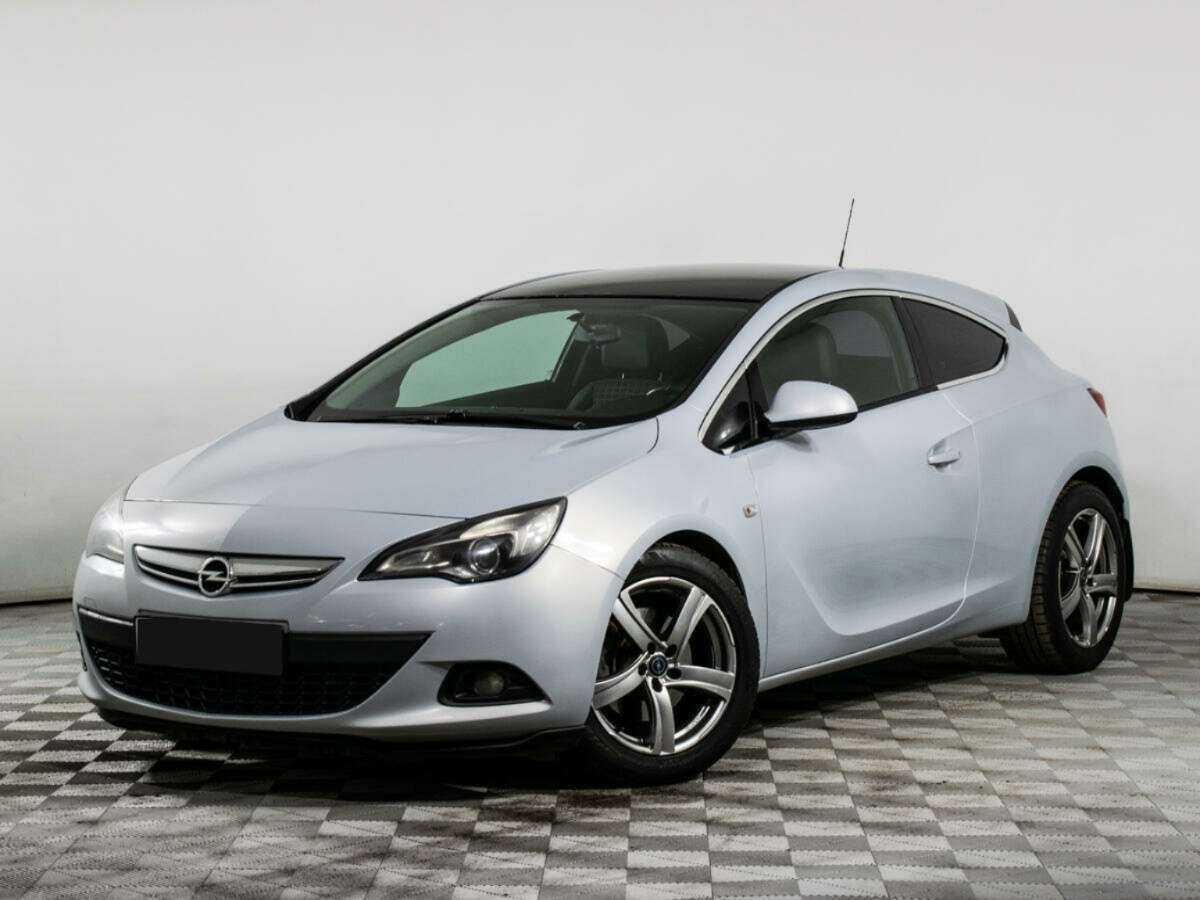 Opel Astra с пробегом — 2012 год. Фото: #0