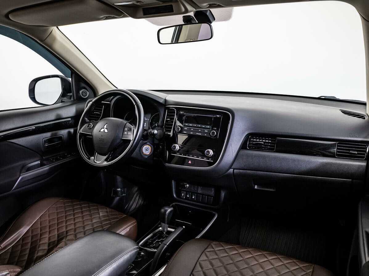 Mitsubishi Outlander с пробегом — 2020 год. Фото: #6