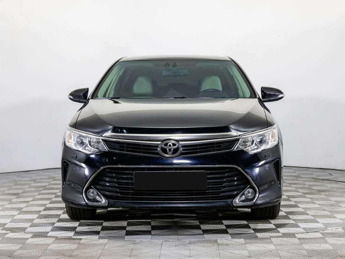 Toyota Camry с пробегом — 2015 год. Фото: #1