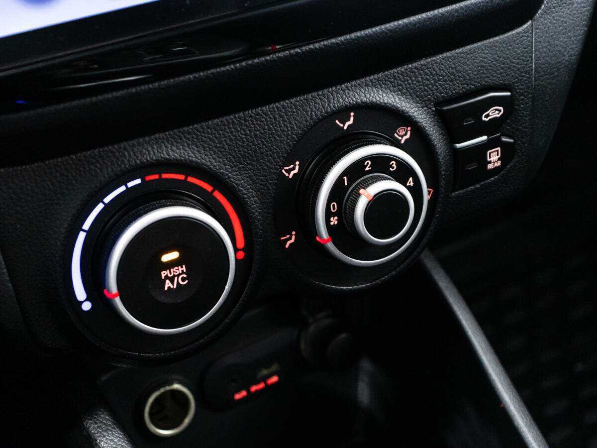 Kia Rio с пробегом — 2012 год. Фото: #12