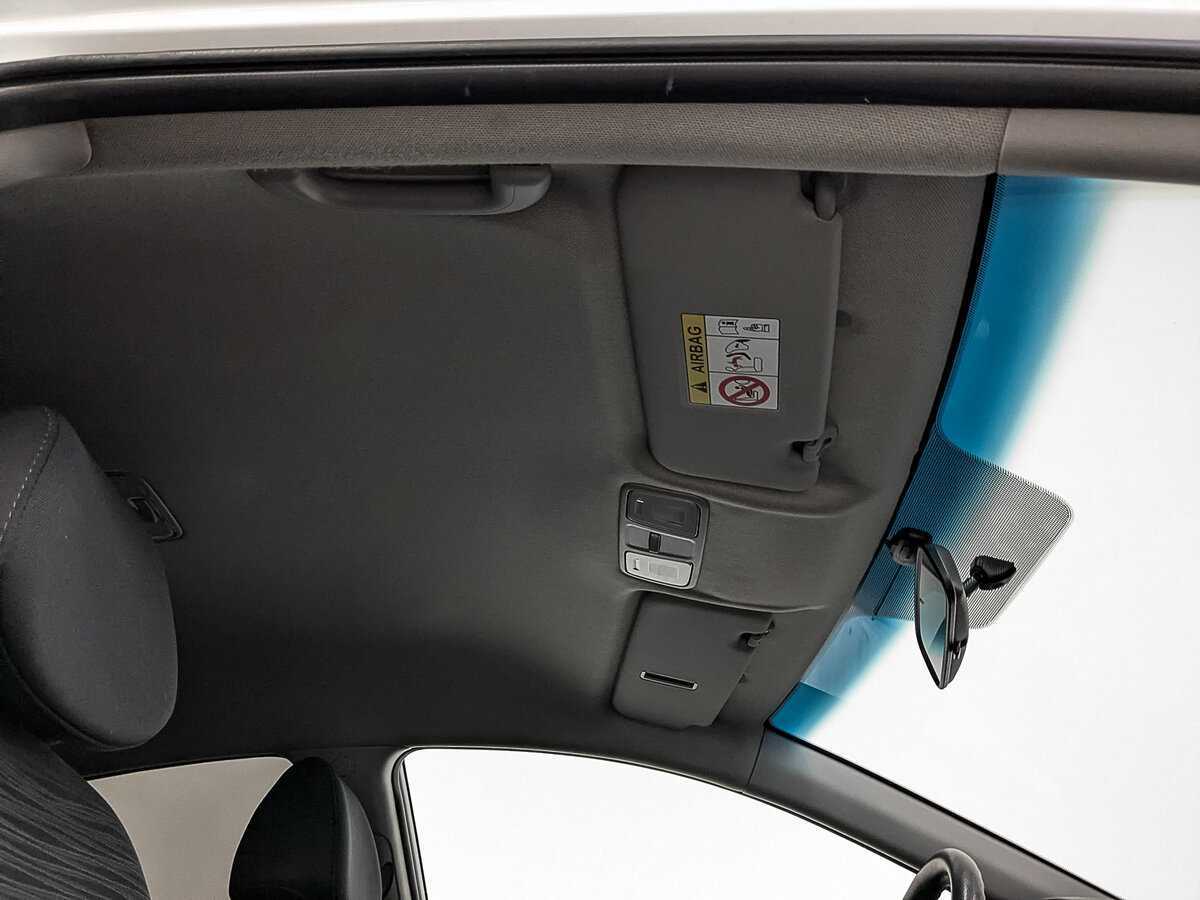 Hyundai Solaris с пробегом — 2015 год. Фото: #20