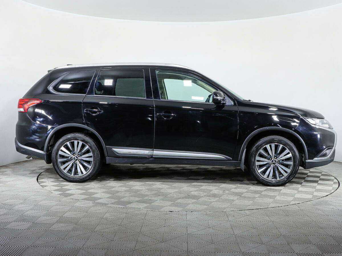 Mitsubishi Outlander с пробегом — 2020 год. Фото: #3
