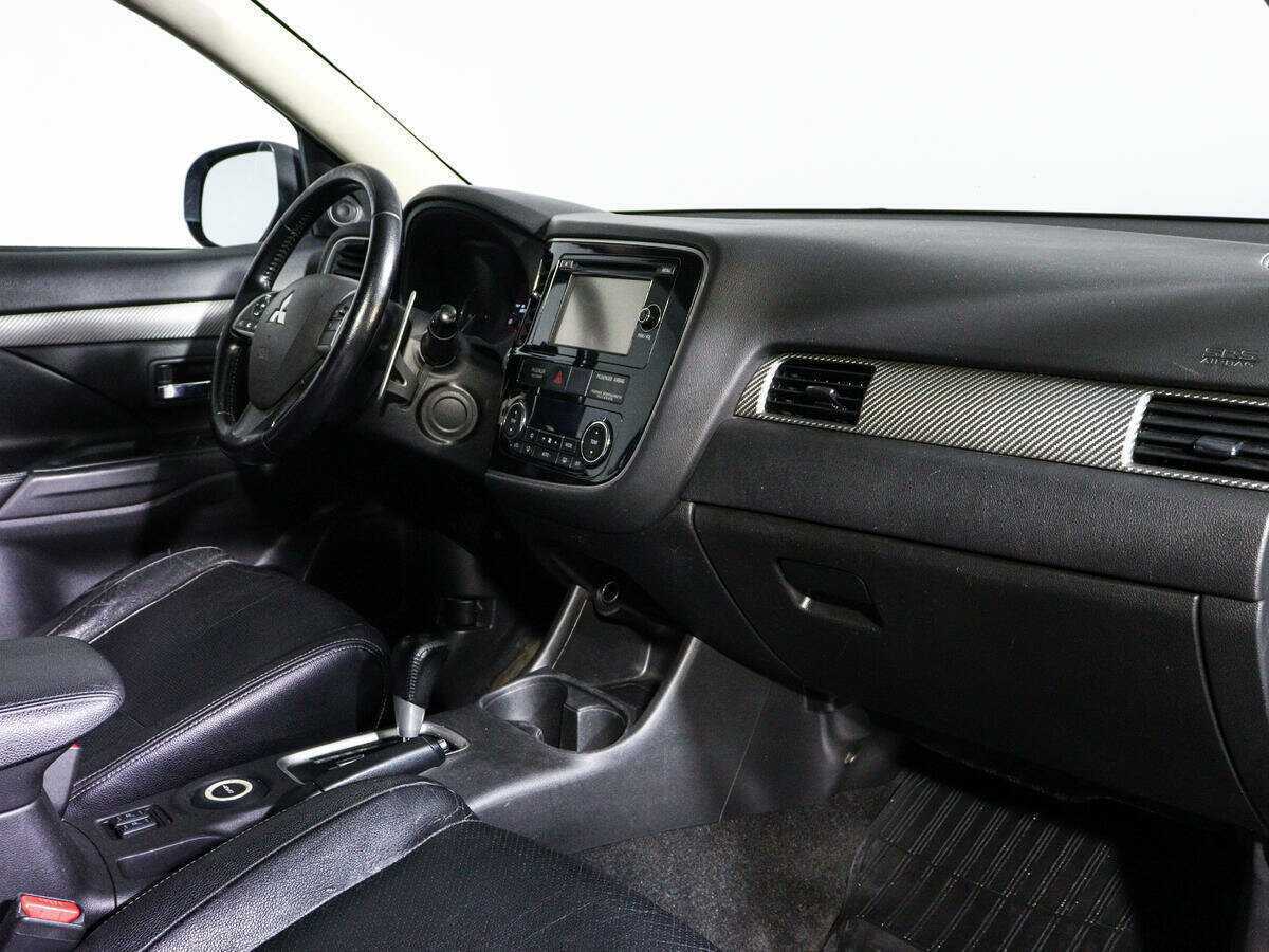 Mitsubishi Outlander с пробегом — 2012 год. Фото: #6