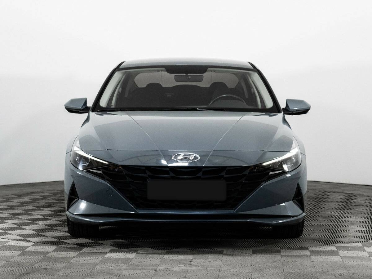 Hyundai Elantra с пробегом — 2021 год. Фото: #3
