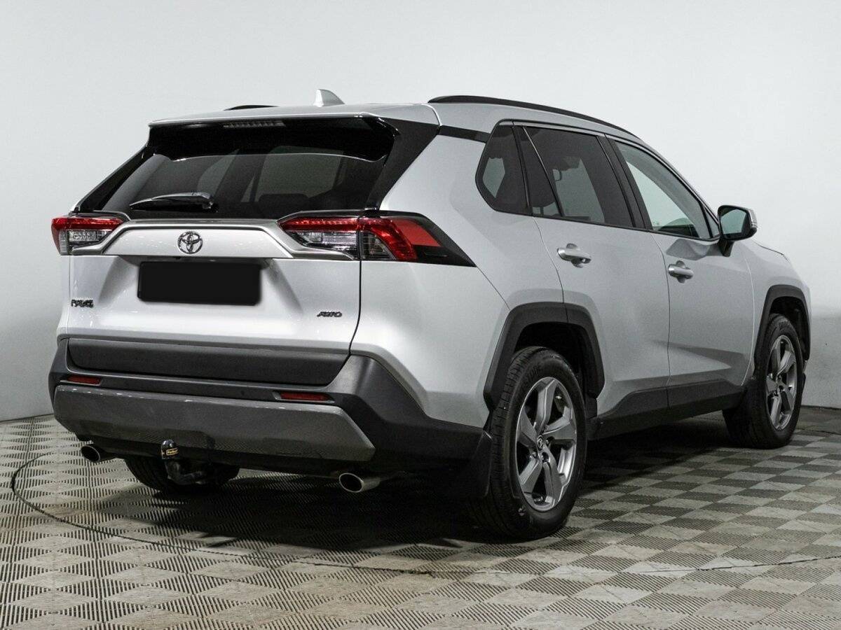 Toyota RAV4 с пробегом — 2020 год. Фото: #4