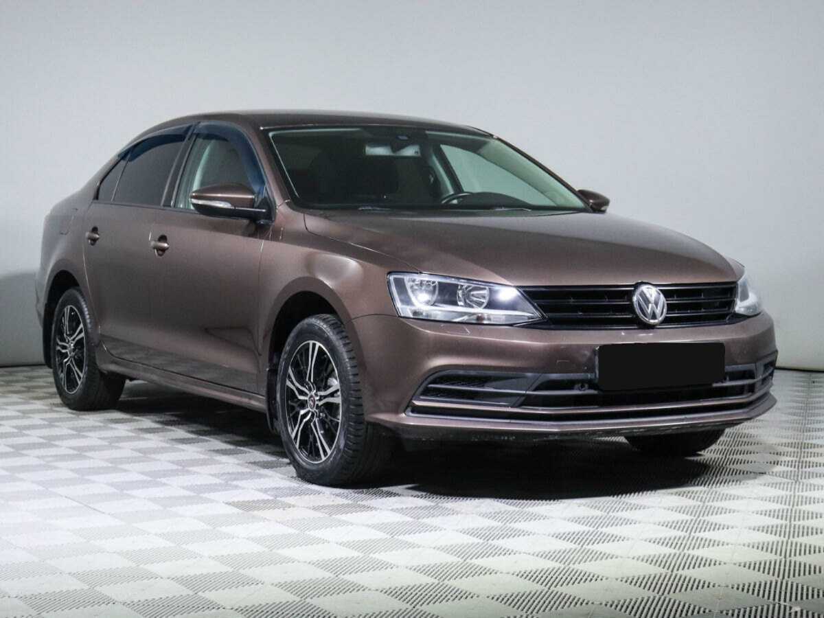 Volkswagen Jetta с пробегом — 2015 год. Фото: #2