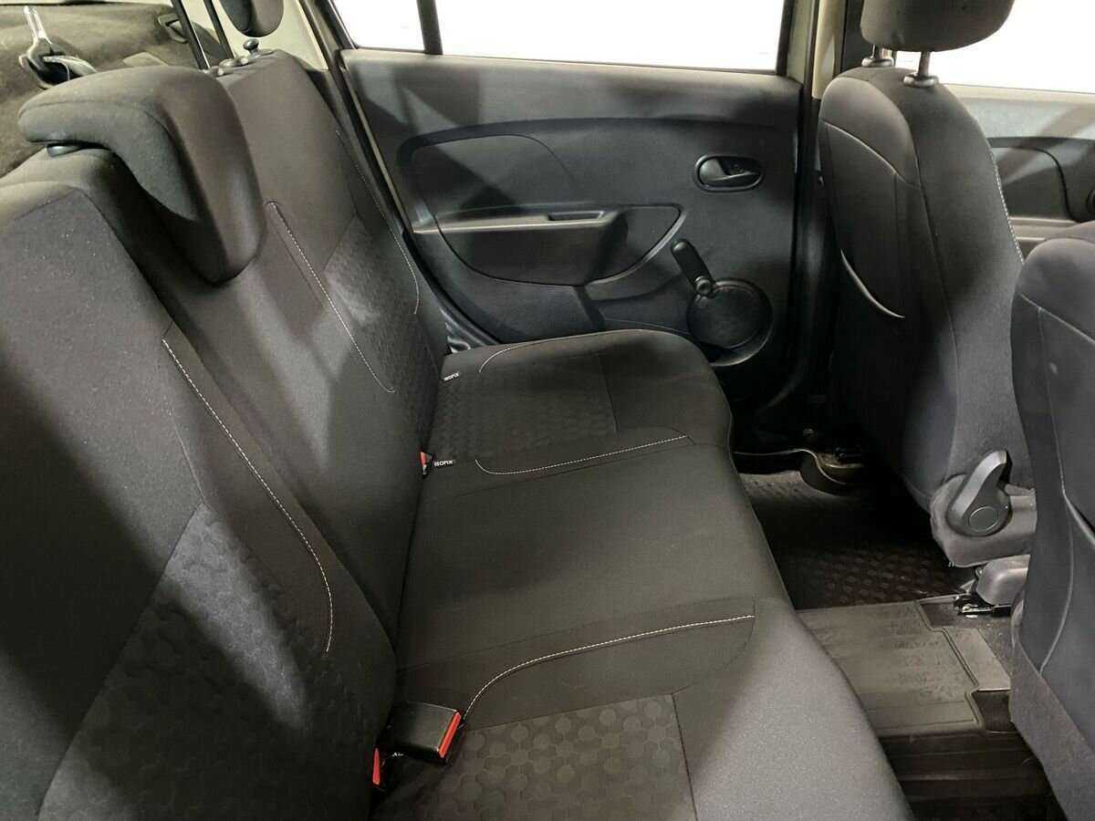 Renault Logan с пробегом — 2016 год. Фото: #10