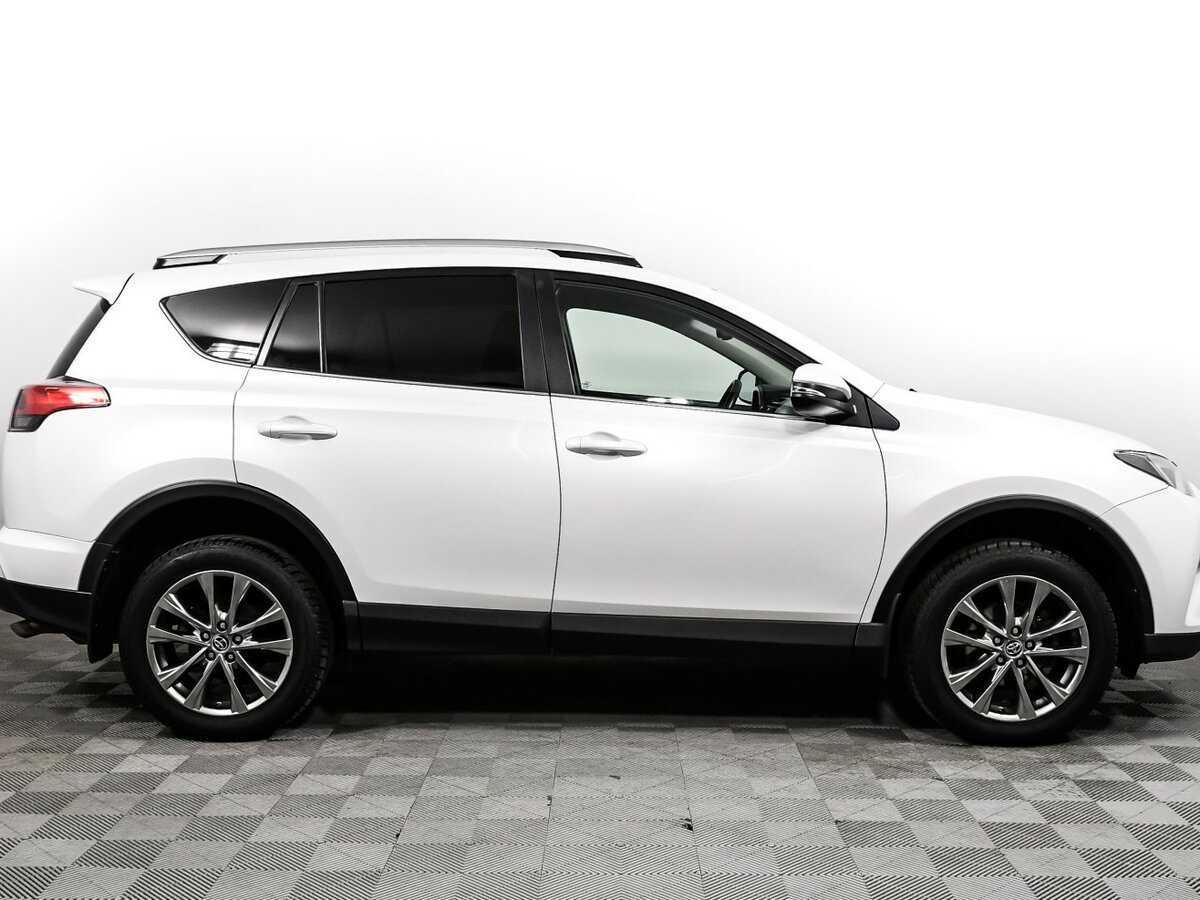 Toyota RAV4 с пробегом — 2019 год. Фото: #3