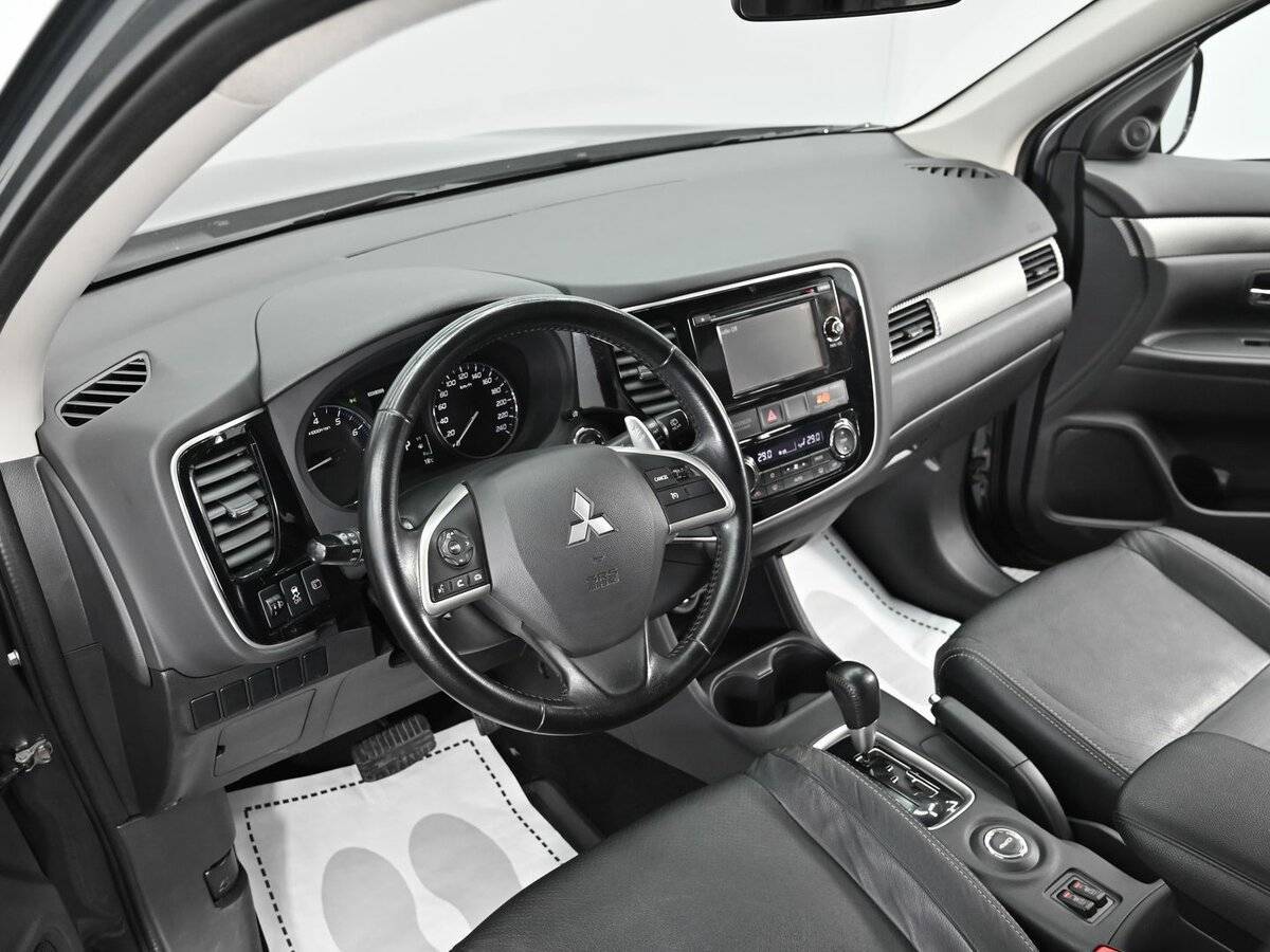 Mitsubishi Outlander с пробегом — 2014 год. Фото: #7