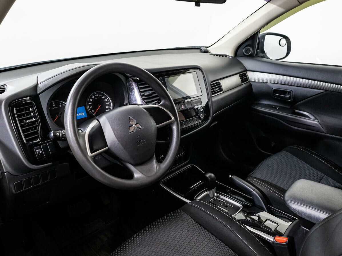 Mitsubishi Outlander с пробегом — 2018 год. Фото: #8