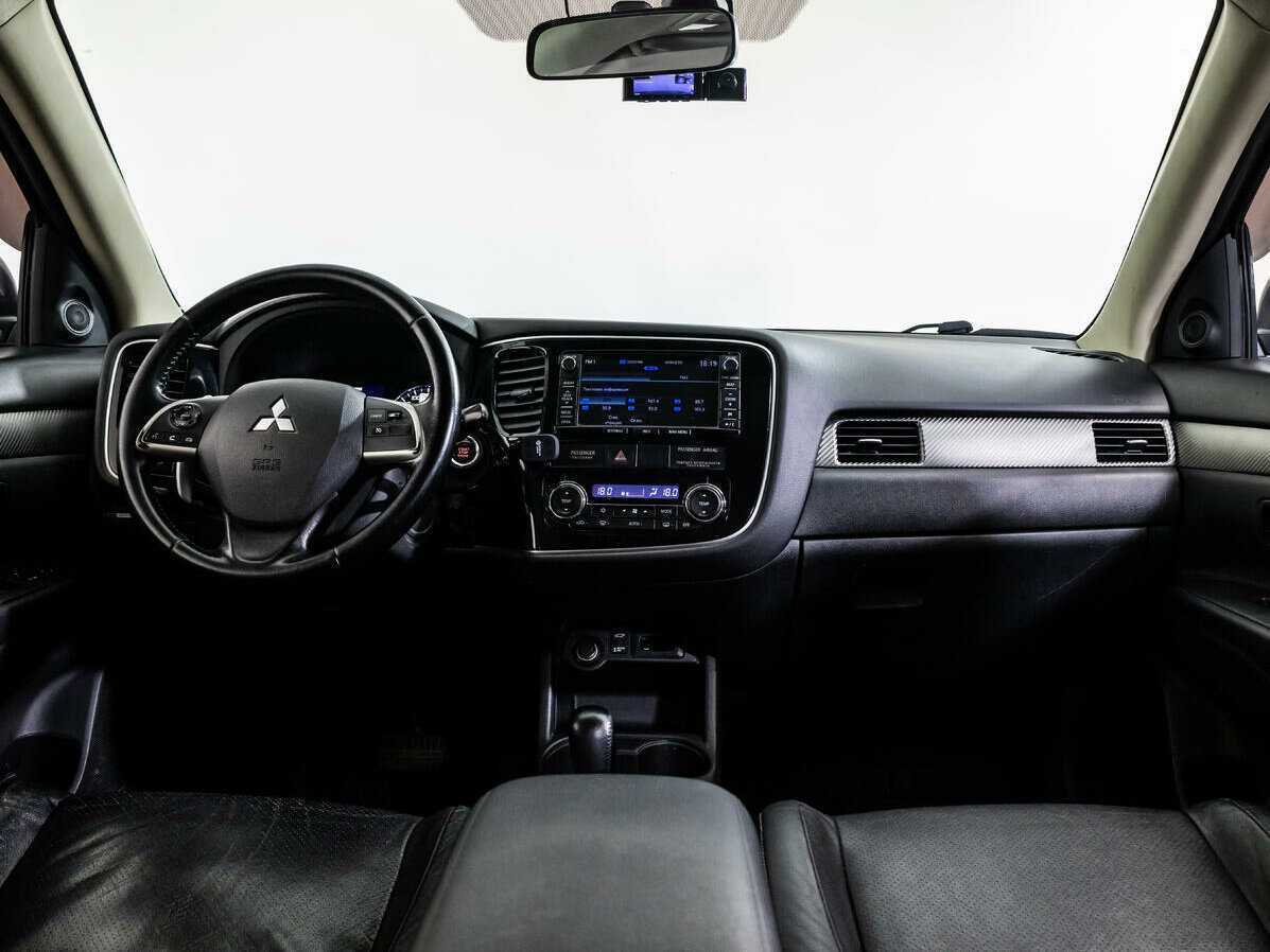 Mitsubishi Outlander с пробегом — 2012 год. Фото: #9