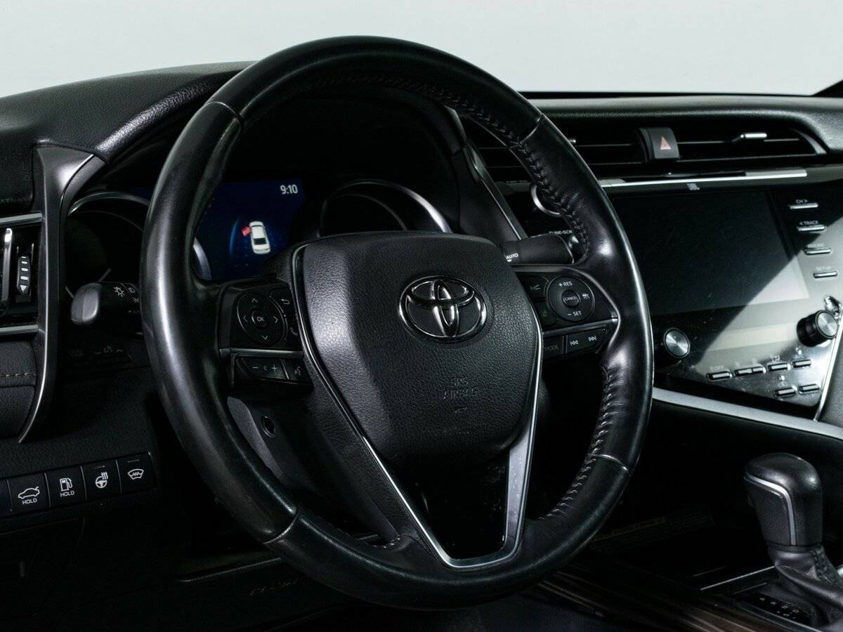Toyota Camry с пробегом — 2020 год. Фото: #13