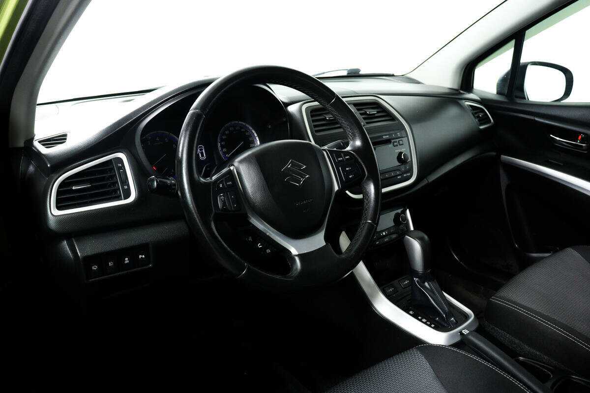 Suzuki SX4 с пробегом — 2014 год. Фото: #12