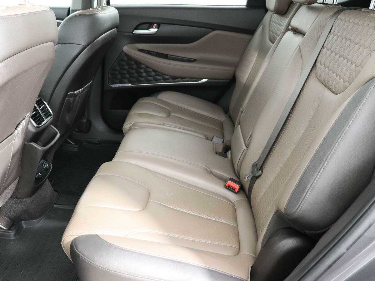 Hyundai Santa Fe с пробегом — 2019 год. Фото: #10