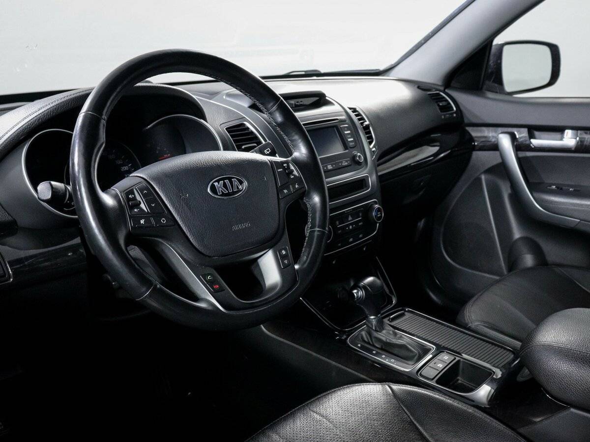 Kia Sorento с пробегом — 2017 год. Фото: #13