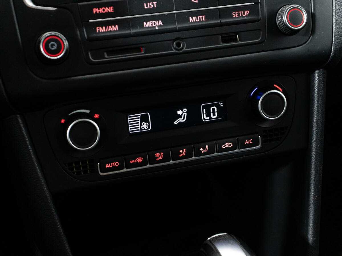 Volkswagen Polo с пробегом — 2017 год. Фото: #14