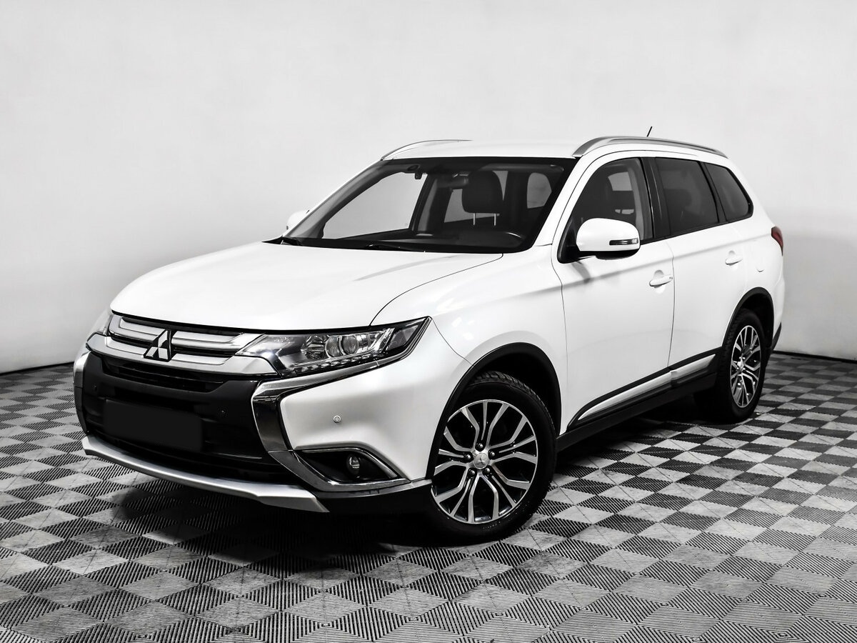 Mitsubishi Outlander с пробегом — 2016 год. Посмотреть фото