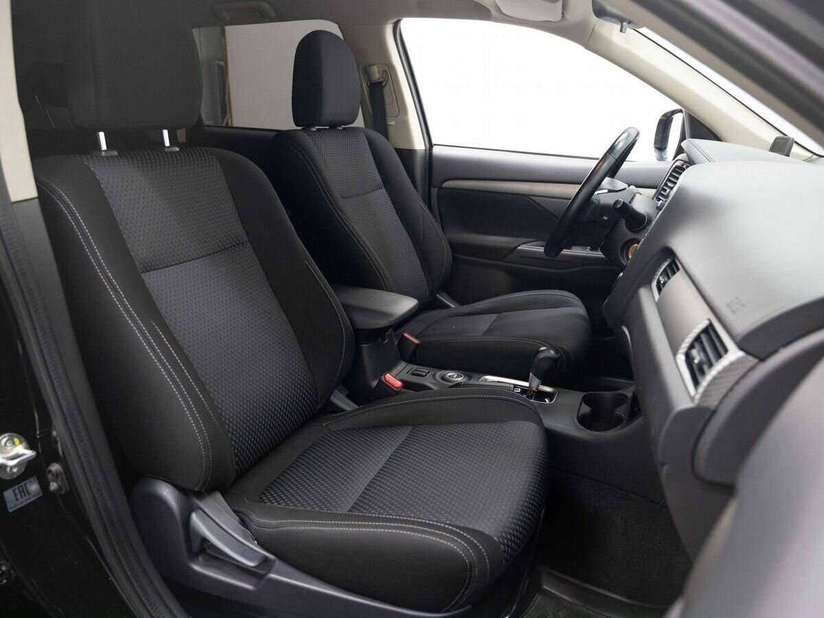 Mitsubishi Outlander с пробегом — 2016 год. Фото: #11