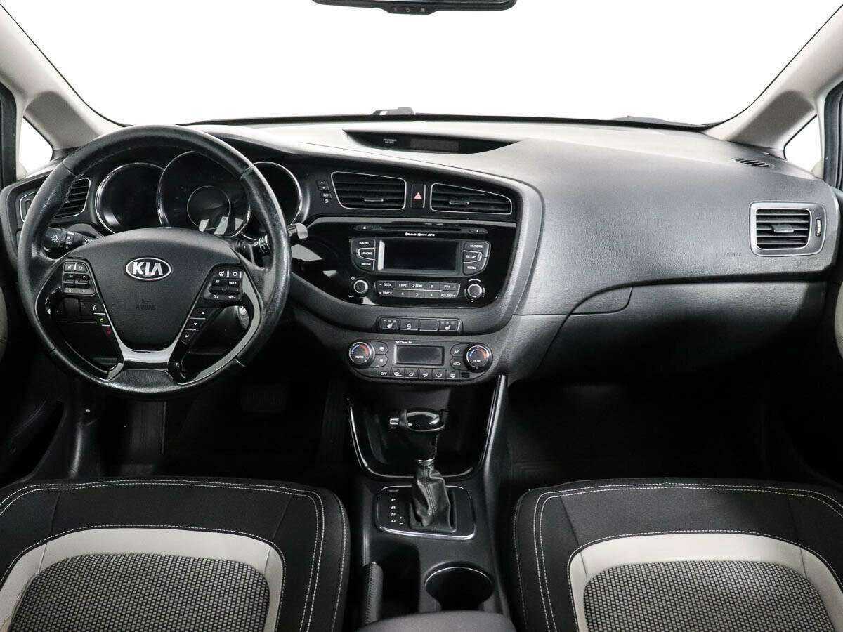 Kia Ceed с пробегом — 2013 год. Фото: #10