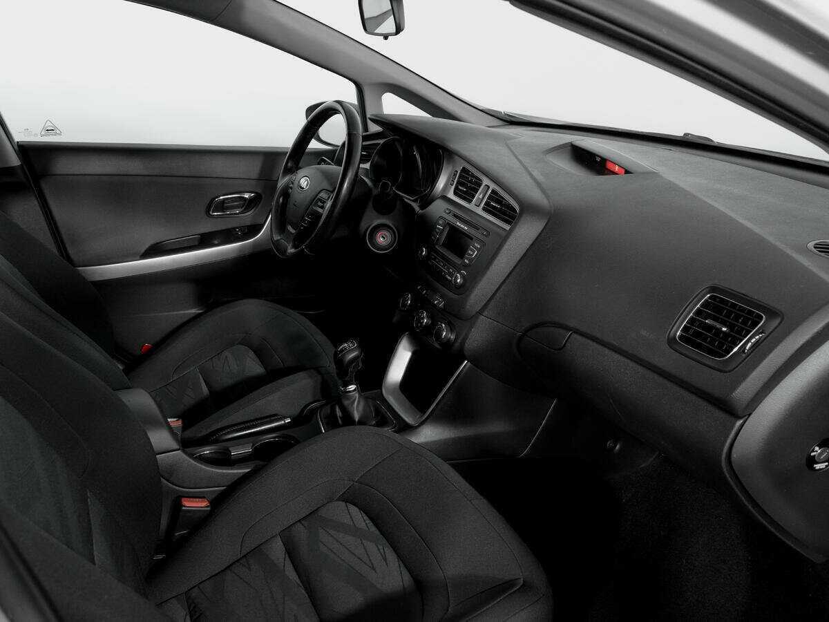 Kia Ceed с пробегом — 2015 год. Фото: #8