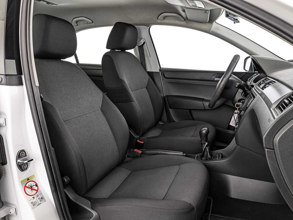 Skoda Rapid с пробегом — 2017 год. Фото: #23