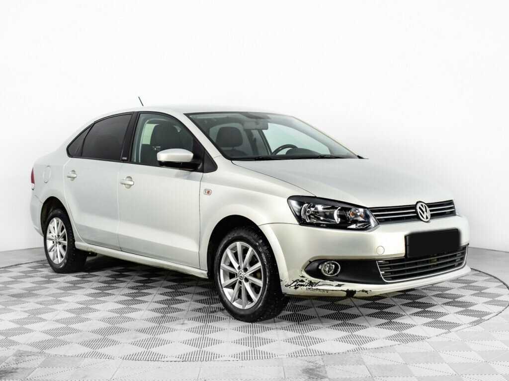 Volkswagen Polo с пробегом — 2015 год. Фото: #2