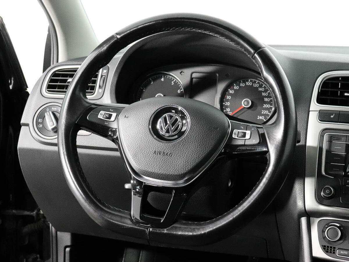 Volkswagen Polo с пробегом — 2017 год. Фото: #14