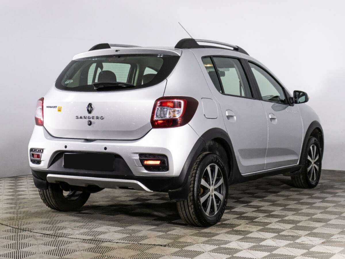 Renault Sandero с пробегом — 2015 год. Фото: #4