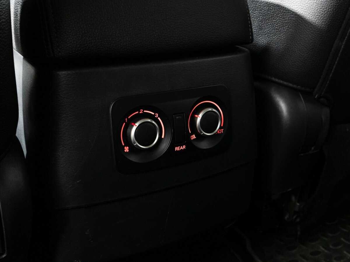 Mitsubishi Pajero с пробегом — 2015 год. Фото: #15