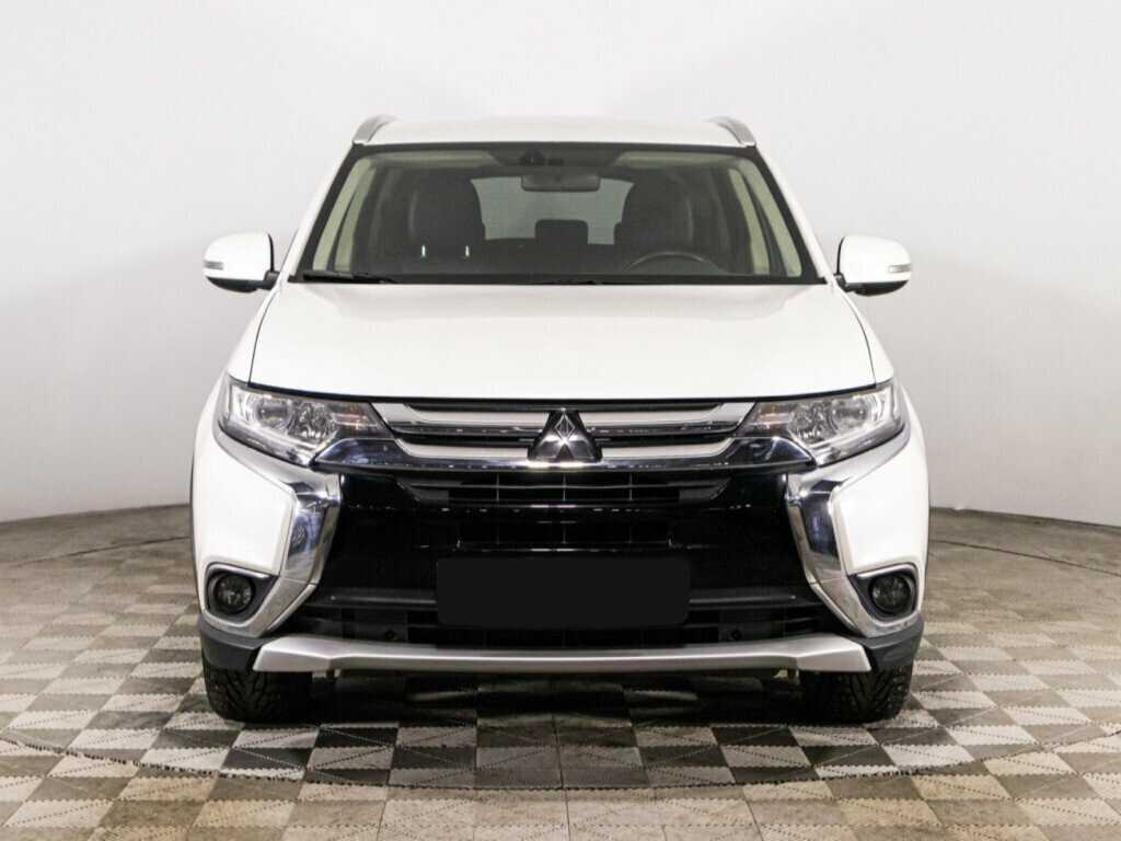 Mitsubishi Outlander с пробегом — 2018 год. Фото: #1