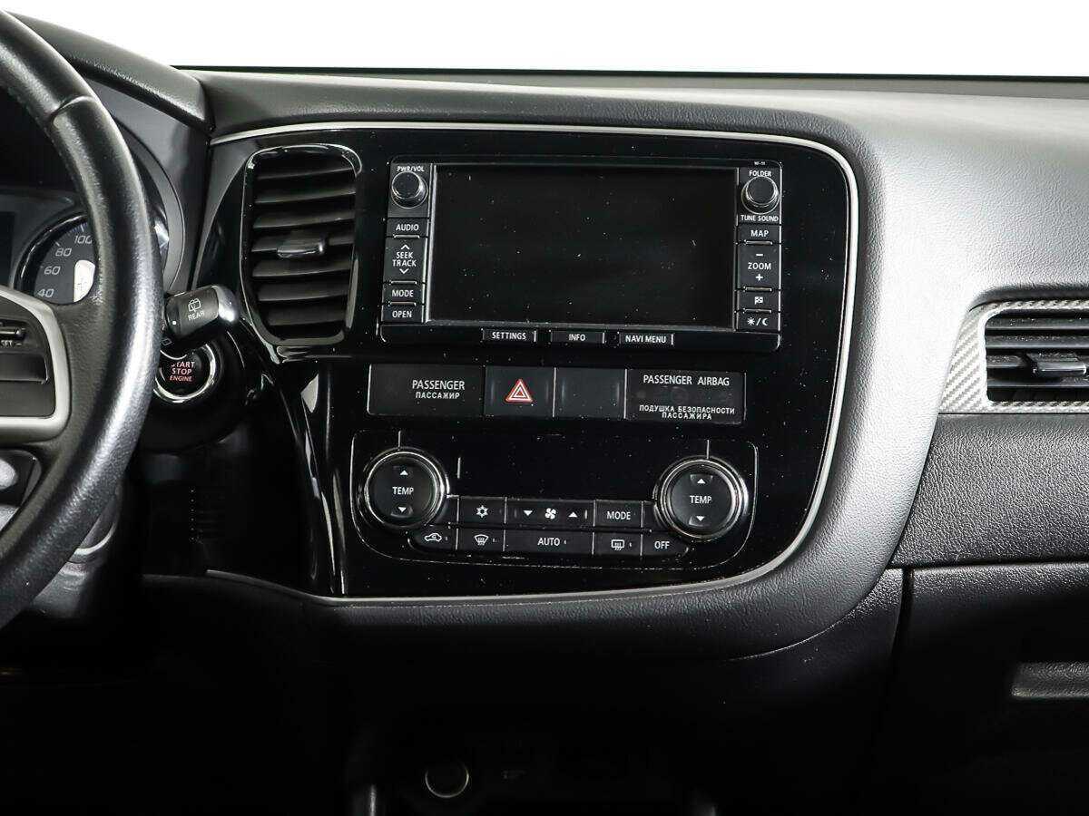 Mitsubishi Outlander с пробегом — 2012 год. Фото: #12