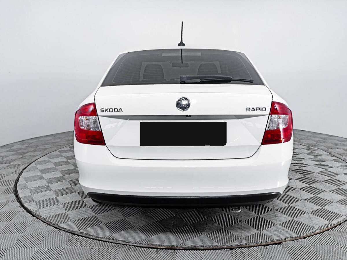 Skoda Rapid с пробегом — 2017 год. Фото: #5