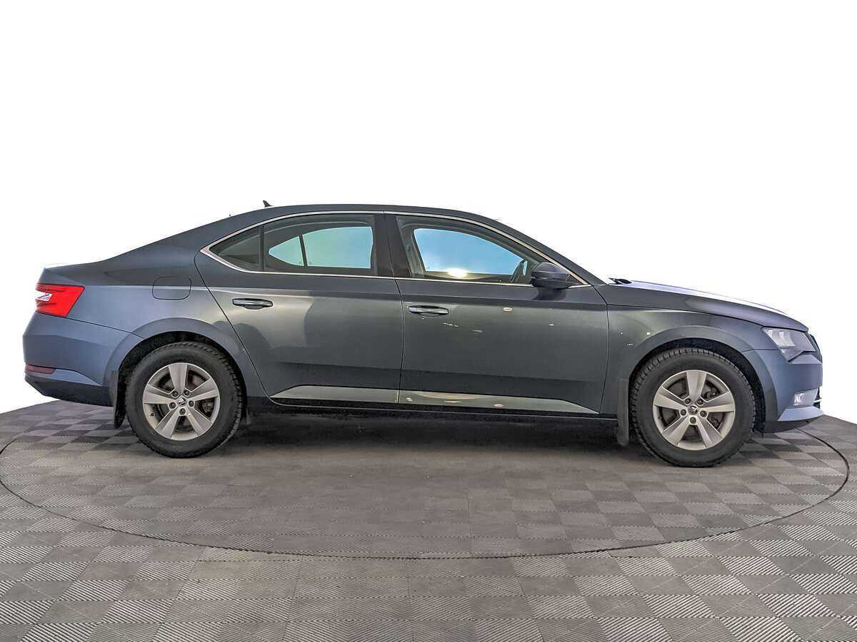 Skoda Superb с пробегом — 2019 год. Фото: #3