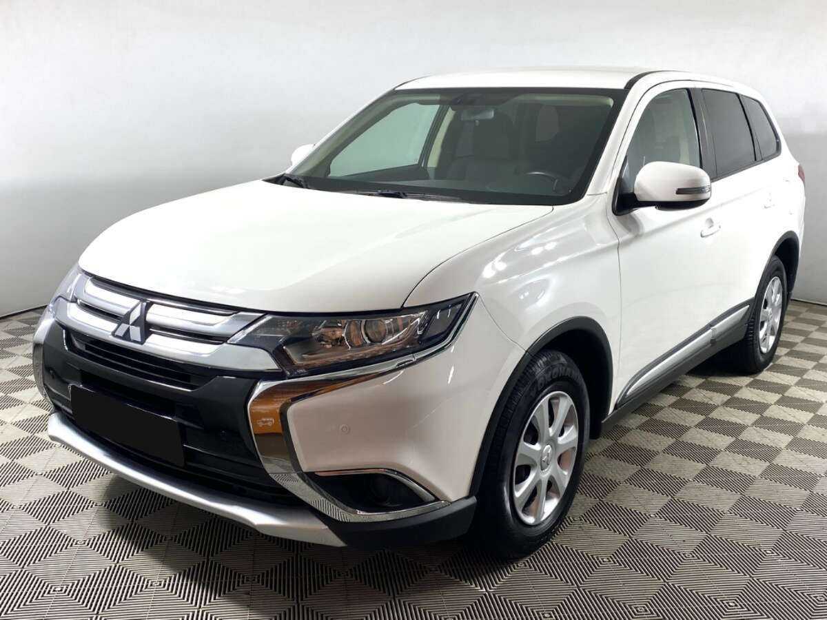 Mitsubishi Outlander с пробегом — 2017 год. Фото: #0