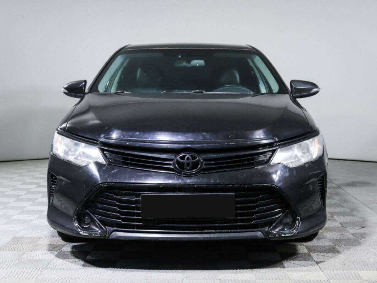 Toyota Camry с пробегом — 2016 год. Фото: #1