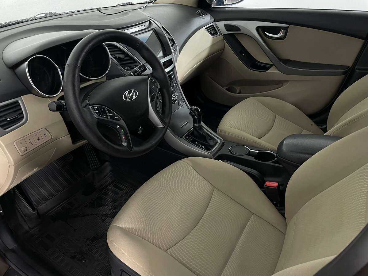 Hyundai Elantra с пробегом — 2014 год. Фото: #5