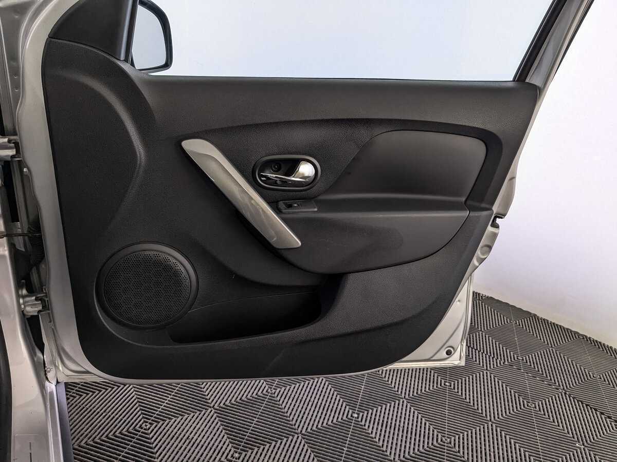 Renault Sandero с пробегом — 2019 год. Фото: #19
